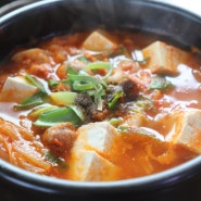 제주 애월 김치찌개 맛집 동네 식당이 역시 맛있어