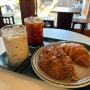 <종로> 빵과 커피 그리고 한옥 나른한 카페 : 솔방울 베이커리