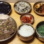 봄식탁, 쑥국과 도토리묵(달래장)