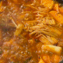 청주 용암동 매운 등갈비 맛집 ‘홍등식당’ 매콤하고 개운한 맛 추천(주먹밥 할인 꿀팁)