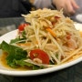홍대 | 찐 태국음식 파는 어메이징농카이, 손님들도 태국사람이 더 많더라고요. 뱀뱀도 다녀갔다던데