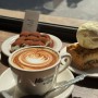 티라미수와 호주식 카푸치노가 맛있는 마일스톤 커피 한남점, 주말 웨이팅 후기