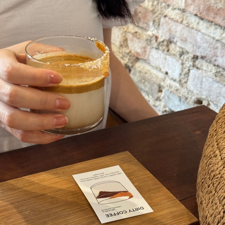 푸켓 올드타운 카페 캠퍼스 커피로스터스 커피맛집 Campus Coffee Roaster....