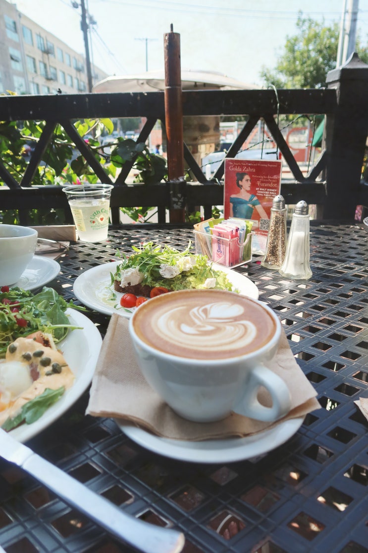 LA 다운타운 어스카페URTH Caffé｜현지 무드 가득한 브런치 카페 추천