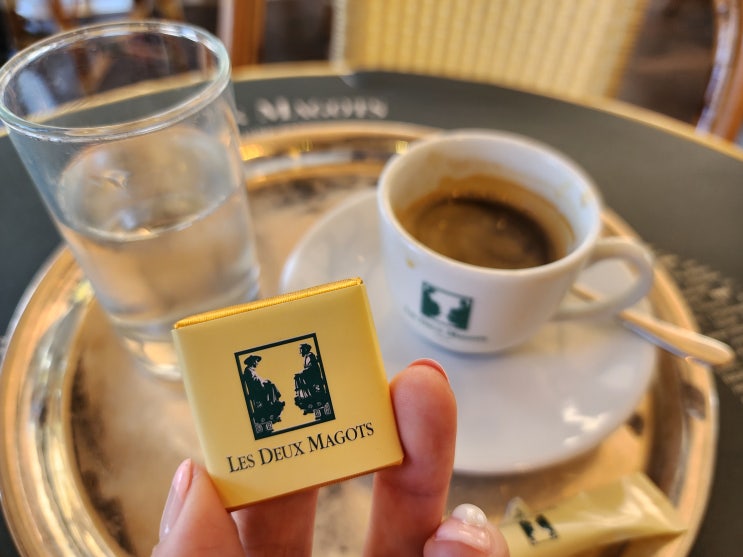 파리 카페추천 헤밍웨이가 즐겨찾았던 카페 레뒤마고 Les Deux Magots