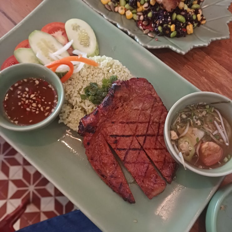호치민 1군 Propaganda Vietnam Bistro 맛집 방문 후기