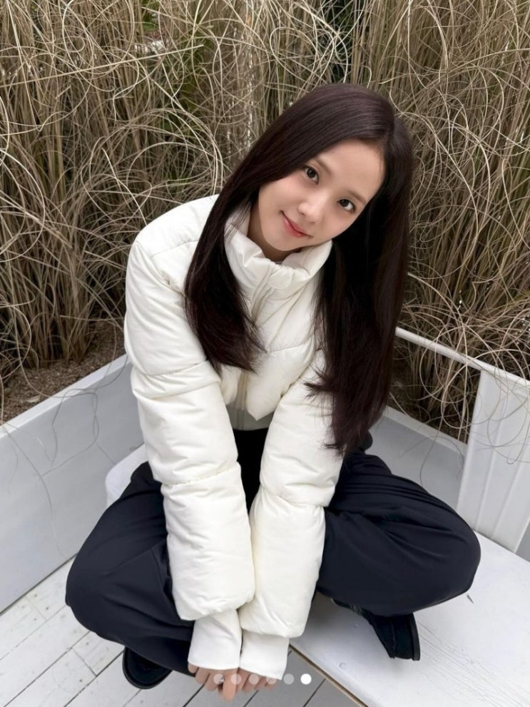ALO 알로 패딩 , 여자 연예인 숏패딩 코디 (블핑 지수) : 네이버 블로그