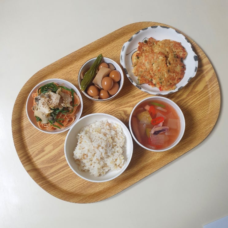 [10살 밥상] 귀리 기장밥 / 오징어무국 / 전복 비빔국수 / 메추리알 꽈리고추 조림 / 급식대가_두부 동그랑땡 : 네이버 블로그