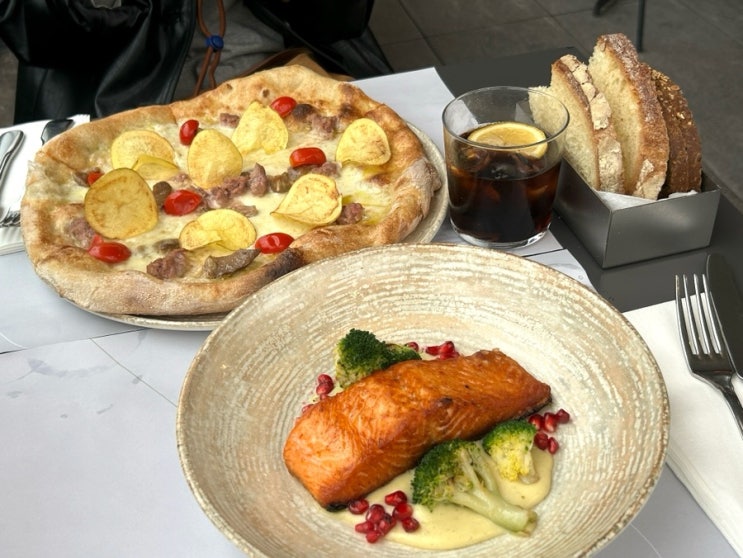 밀라노 두오모 뷰 맛집 식당 추천 Obica Mozzarella Bar Duomo 오비카 (이탈....