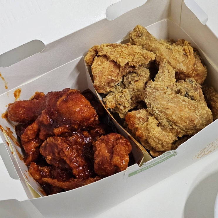 BHC 치킨 메뉴 추천 반반 후라이드반 양념반 묵동먹골점 배달 후기 : 네이버 블로그
