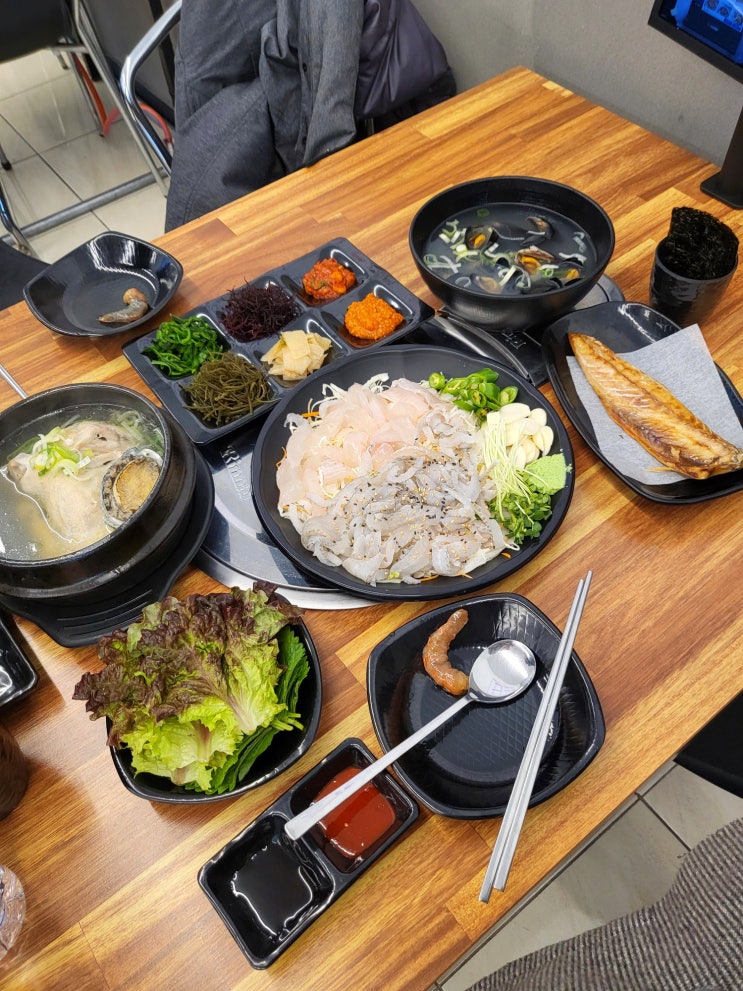 [사계절막회&물회] 회를 먹으면 전복백숙을 서비스로 주는 동삭동맛집 : 네이버 블로그