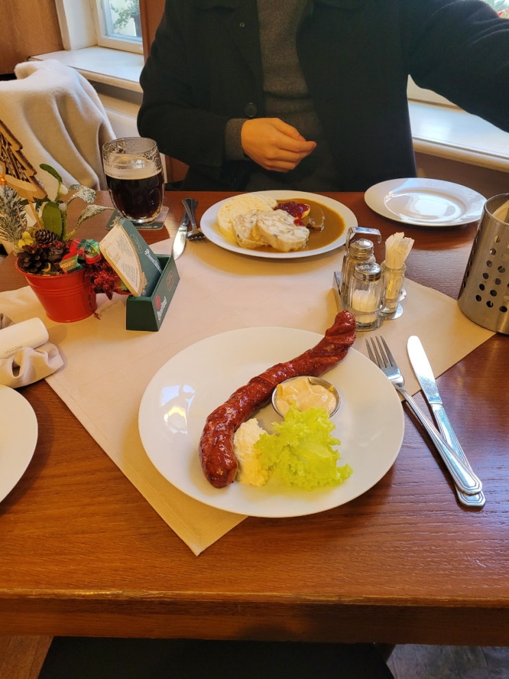 바츨라프 광장 근처 식당 프라하 우핀카수 솔직 리뷰 / 170년 전통 식....