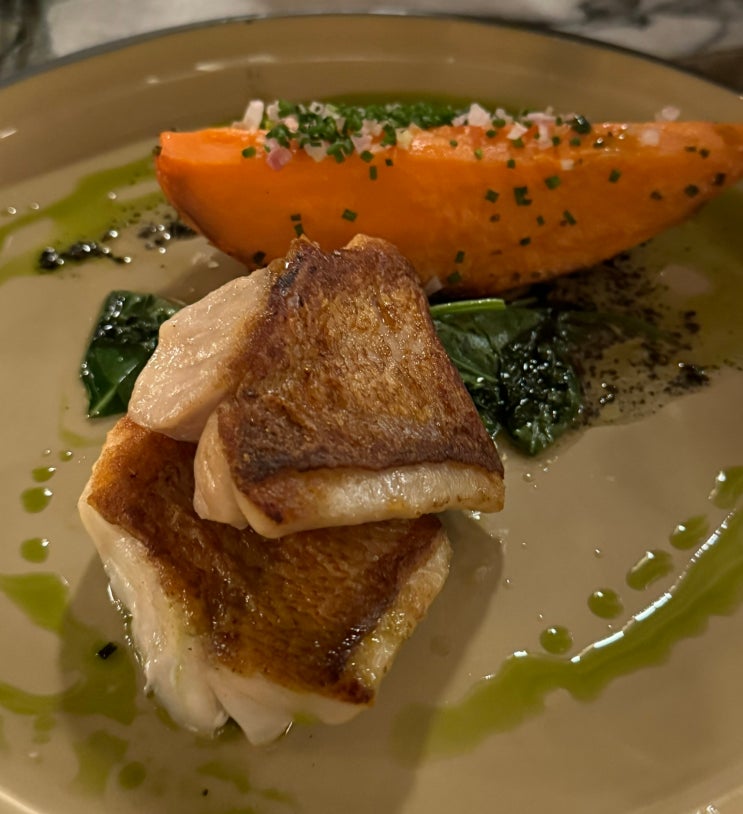 파리 루브르박물관 퐁피두센터 분위기 좋은 맛집 Grand Coeur