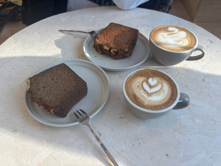네덜란드 암스테르담 Coffee District Buitenveldert, 암스텔베인 스시 아시....