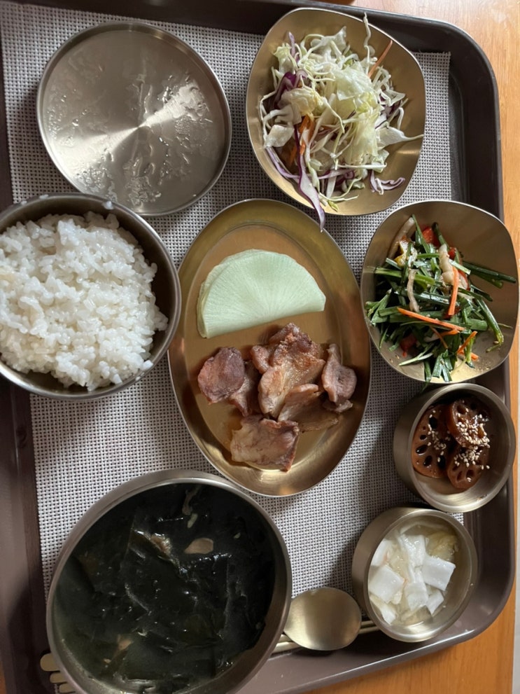 식단,산후조리원식사,미역국,반찬,쟁반