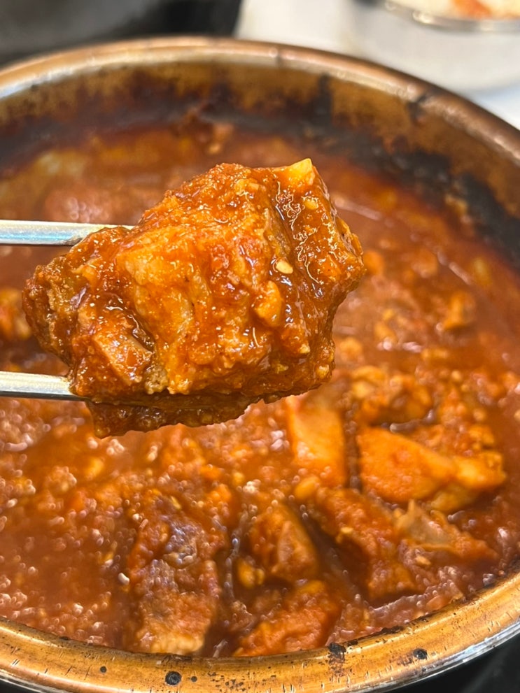 가마솥에서 우려내는 깊은 맛과 갈비찜이 맛있는 경주 달구지 수육국밥 : 네이버 블로그