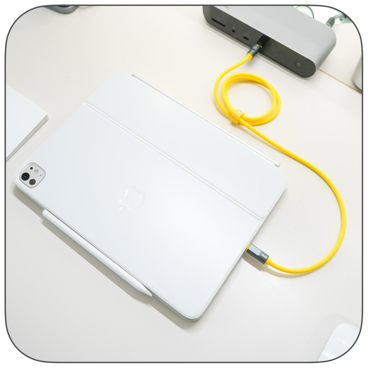 AOHi USB4 2.0 CtoC 케이블로 벨킨 썬더볼트독과 아이패드 프로 13인치 듀얼모니터 환경..120Gbp속도와 240W초고속충전