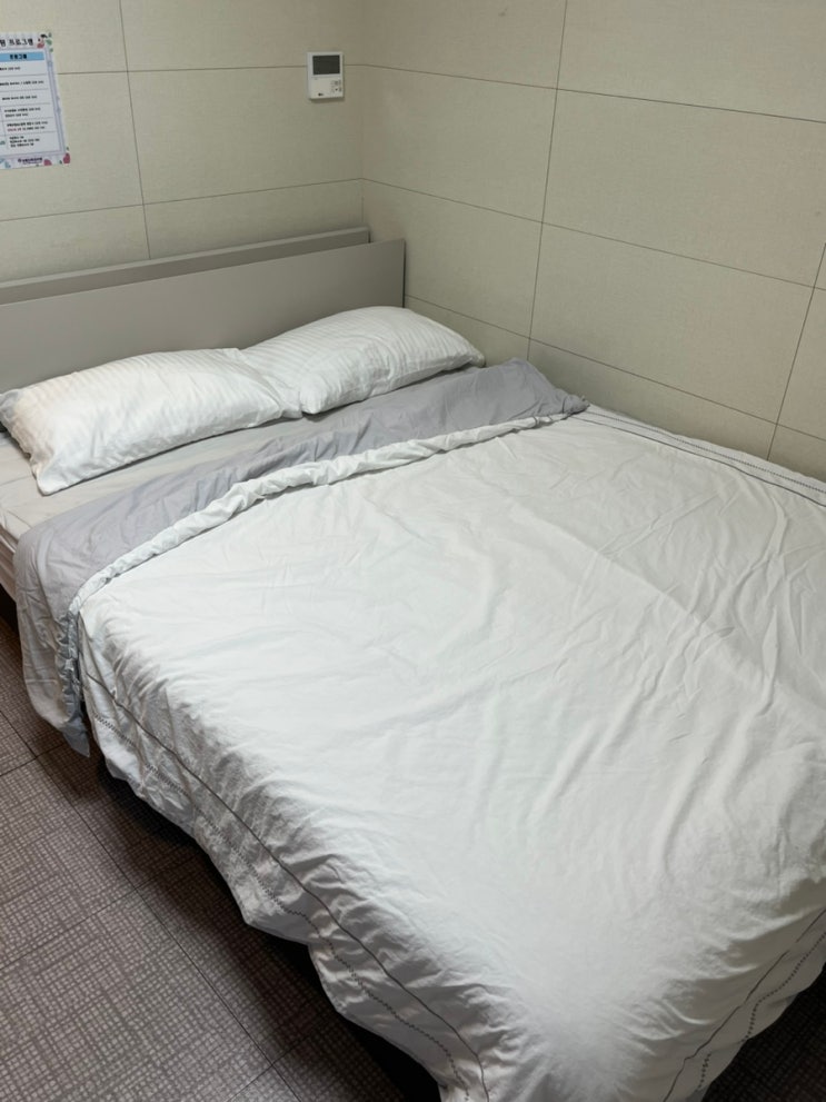 객실,침대,화이트인테리어,소파