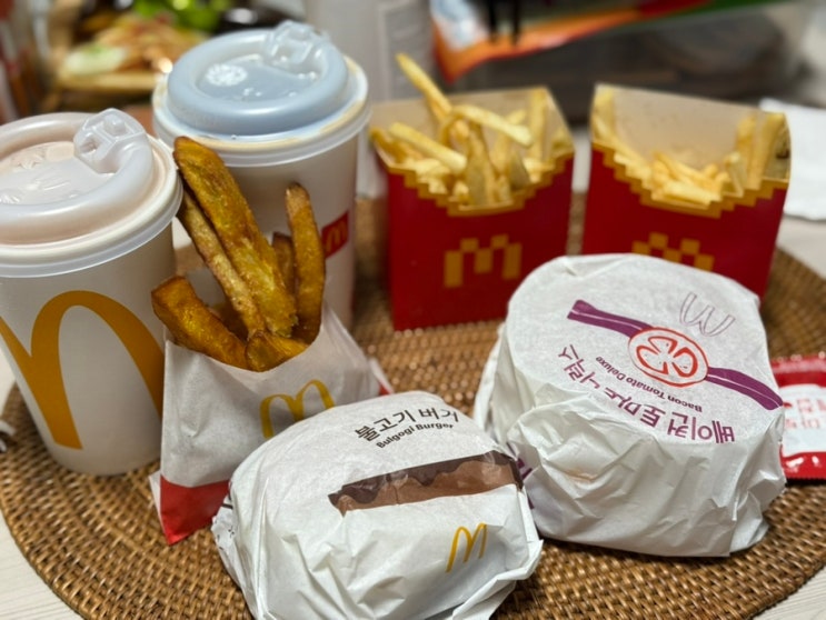 오랜만에 새벽 맥도날드 방문 | 불고기버거, 고구마후라이, 밀크쉐이크 먹방🍟 : 네이버 블로그