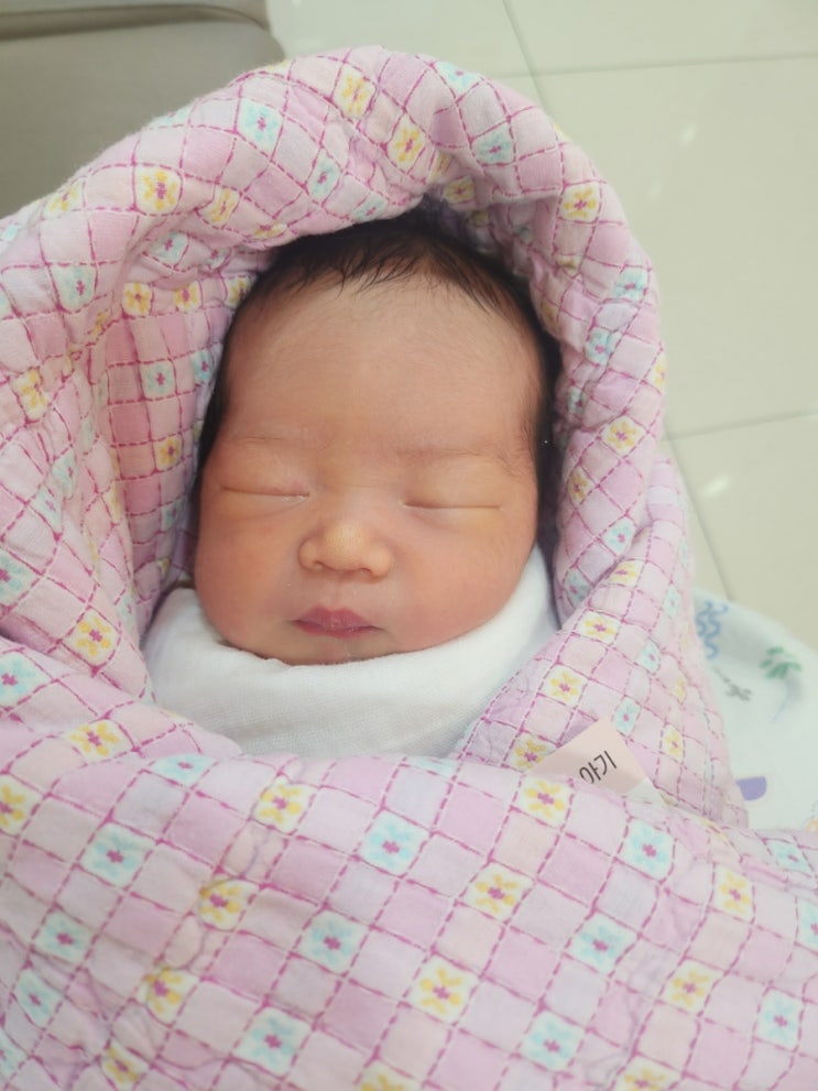 산후조리원객실,더블침대,고급인테리어,공기청정기
