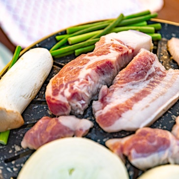 용담해안도로맛집 '선상바베큐', 바다 보면서 흑돼지와 말고기 즐기기!