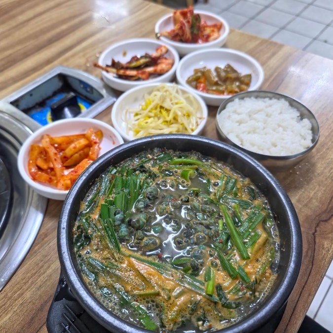 전통 시장 내 아침 식사 가능 해장의 최고봉 올갱이 다슬기 해장국 전문점 : 네이버 블로그