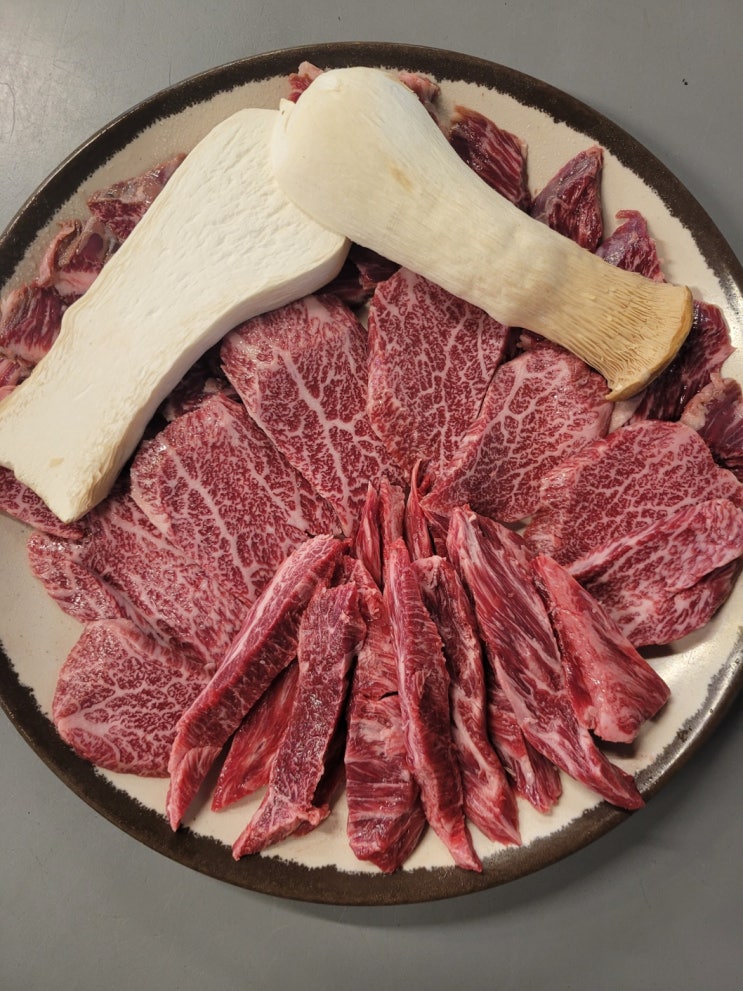 군산맛집 미장동 한우진대가 마블링이 살아있는 프리미엄 한우의 진수! : 네이버 블로그