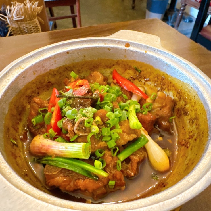 베트남 달랏 맛집 Quan com Linh 고양이가 있는 Still 카페