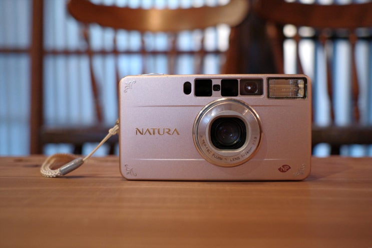 느끼는 그대로를, 느낀 그대로 찍는 필름 컴팩트 카메라|후지필름