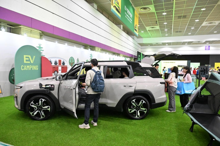 ‘전기차 시대’ 실감케 한 ‘EV 트렌드 코리아 2025’ [조진혁의 Car Talk] : 네이버 블로그