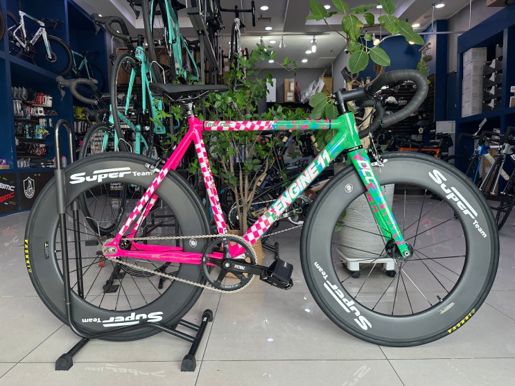 안산자전거 안산픽시 픽시 엔진11 크릿디 DCC 팀에디션 프레임셋 슈퍼팀 리볼트 카본휠셋 조립차 출고! : 네이버 블로그
