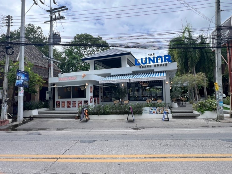 파타야 분위기좋은 카페 -The Lunar Beach House North Pattaya Branch