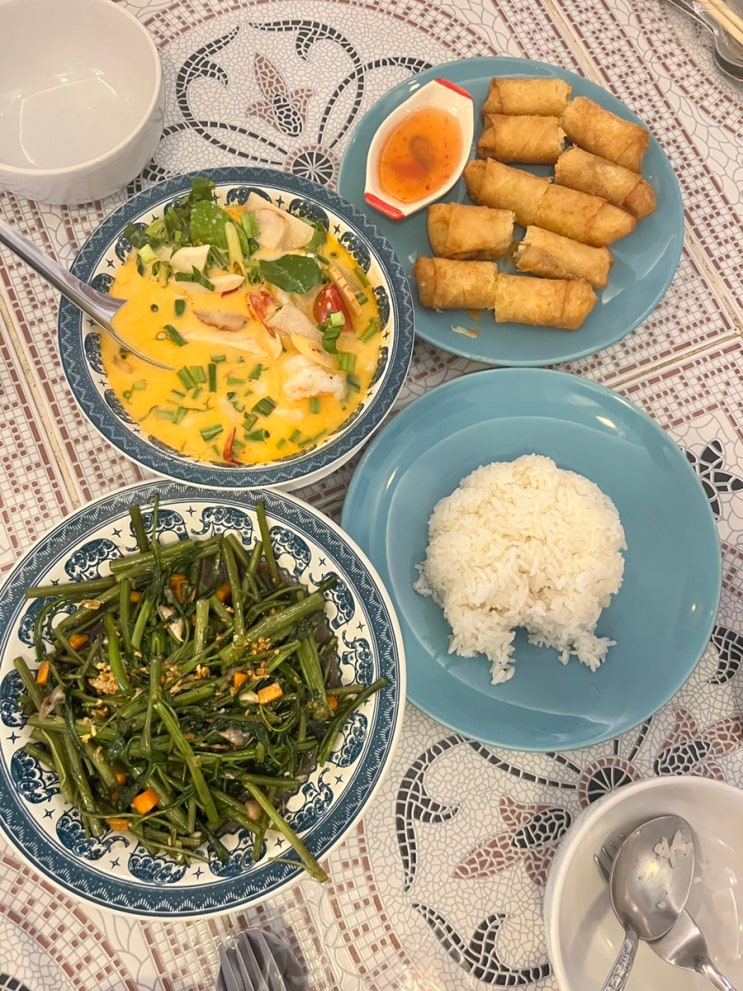 치앙마이 올드시티 여행, 왓 프라싱부터 현지 맛집 KAL 식당, 골든비 ....