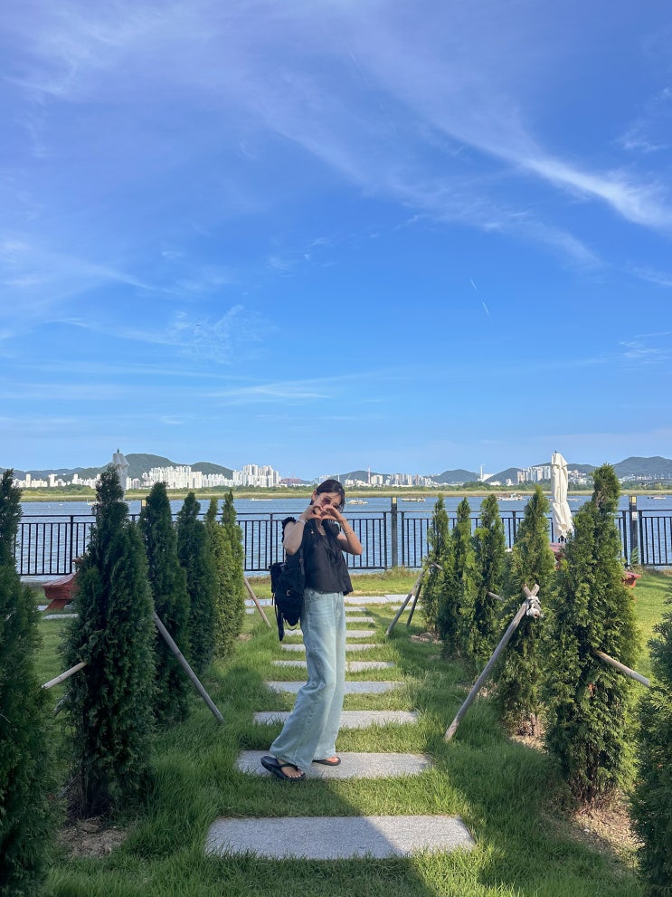 부산 강서구 카페 추천 어라우즈 로스터리 , 명지 리버뷰 대형카페