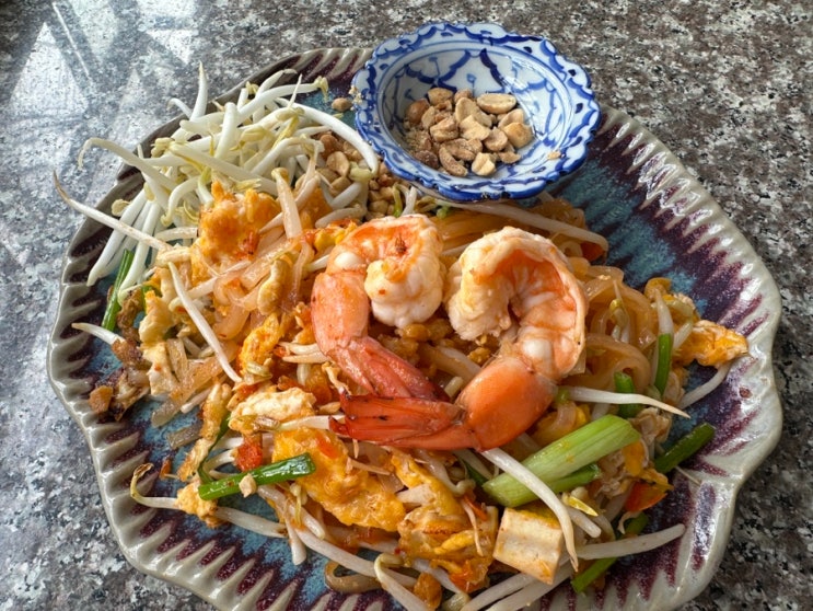 치앙마이 나인시블링스  팟타이 맛집 추천 오렌지커피