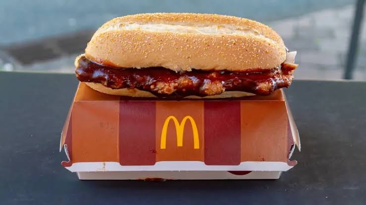 6년만에 돌아온 시즌메뉴 Mcrib 맥립 at McDonald's 맥도날드 뉴질랜드 🇳🇿 : 네이버 블로그