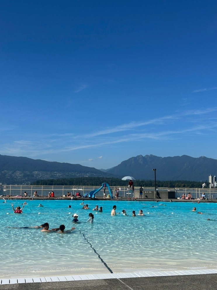 [밴쿠버 워홀🇨🇦] 수영장 투어(2) 평일 3시 키칠라노 비치 수영장(Kitsilano beach pool) 준비물, 꿀팁 ...