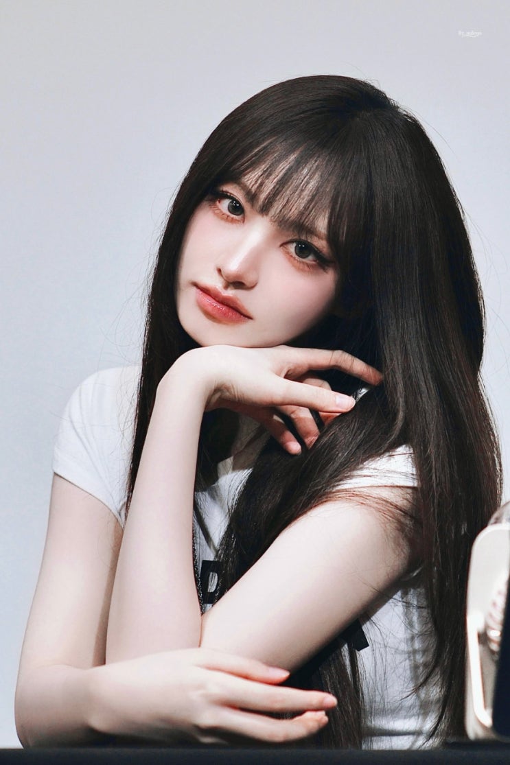 [아이브/리즈] 이번에도 리즈 제대로 찍은 IVE 리즈 레전드 고화질 사진 모음 : 네이버 블로그
