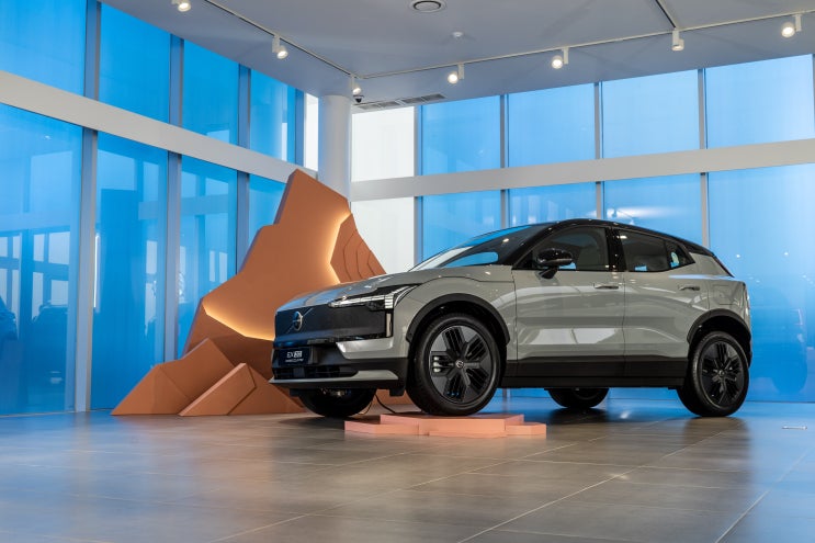 볼보 EX30CC 프리뷰, 428마력 오프로더 DNA 담은 크로스컨트리 전기 SUV : 네이버 블로그