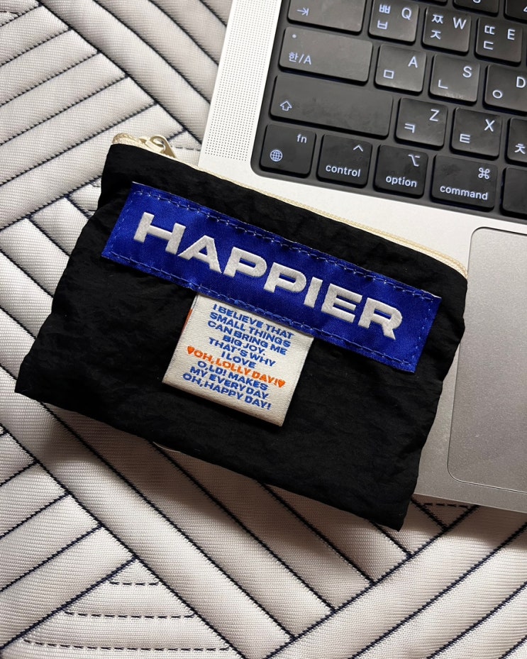 오롤리데이 Happier label pouch 파우치 스몰 S 후기,성수 해피어마트,해피어파우치 구매후기 : 네이버 블로그