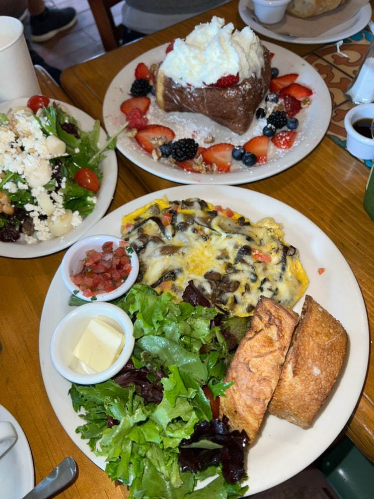 LA 멜로즈 거리 브런치카페 Urth Caffe ^.^ : 네이버 블로그