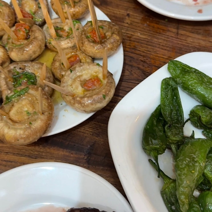 마드리드 후회없는 맛집! 메손 델 참피뇬(Mesón del Champiñón)