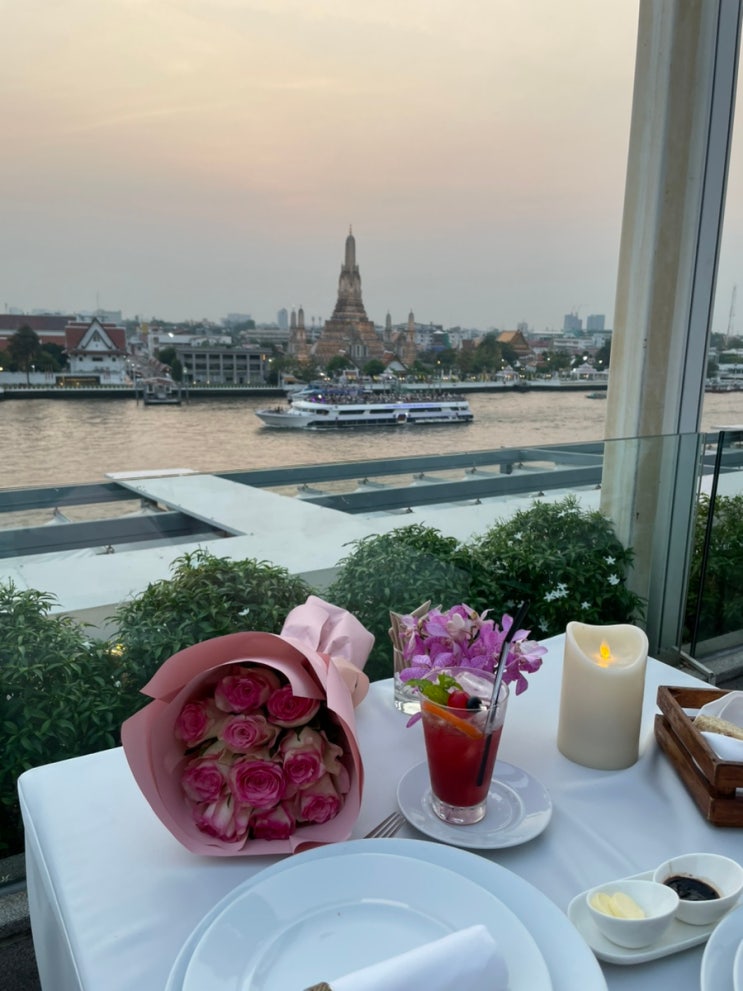 방콕 왓아룬뷰 레스토랑, 리바아룬 어보브리바 (RIVA ARUN Above Riva), 롱로스(Rongros), 예약하기 ...