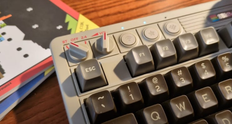 레트로 기계식 키보드 8BitDo C64 에디션 : 네이버 블로그