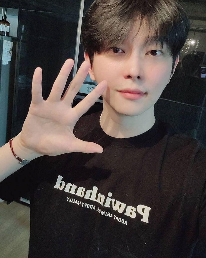살 엄청 빠지고 날렵한 '턱 선'까지 생긴 윤균상 근황