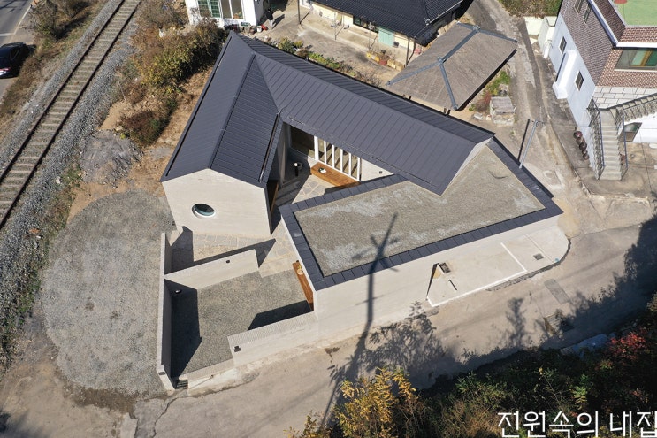 땅의 모양을 닮고 추억을 담은 삼각형 열린 중정 주택 : 네이버 블로그