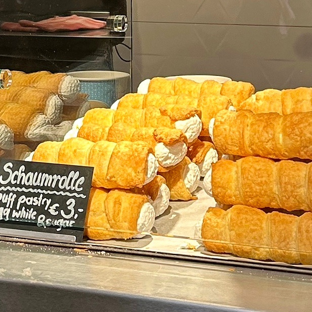 오스트리아 할슈타트 크림빵맛집 Rührwerk Hallstatt Ofenfrische Schaumrollen ....