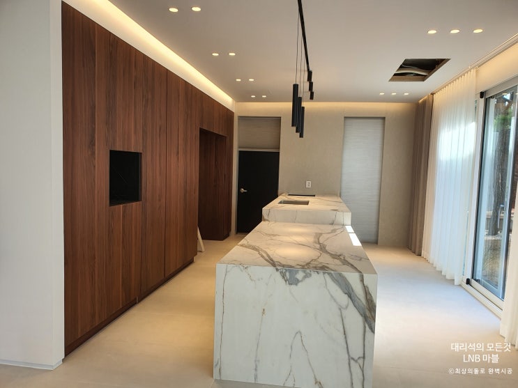 칼라카타 세라믹 20t 주방 아일랜드 식탁 시공 / LNB 마블 / 강남 인테리어 대리석 세라믹 포슬린 시공 / 멋진, 고급스런 ...
