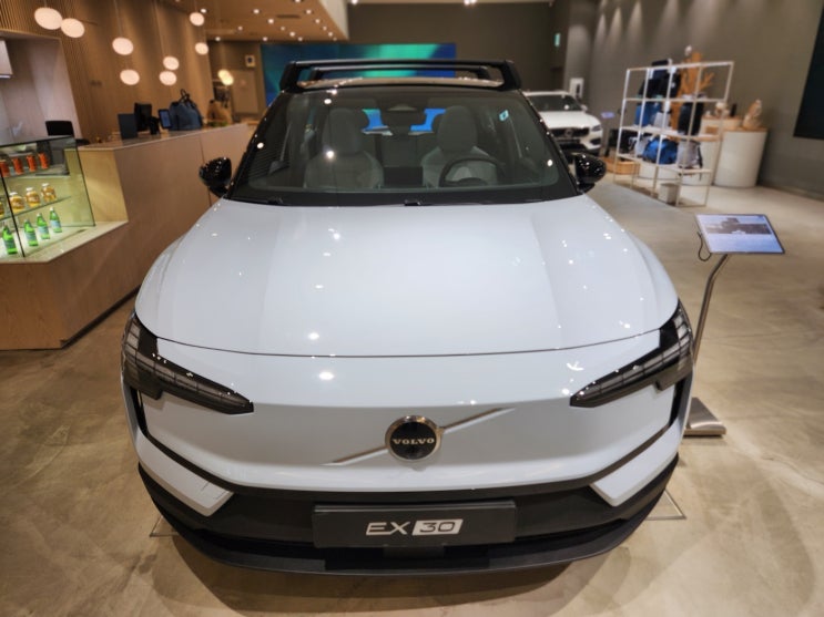 볼보 EX30 전기차 실물보고 EV3 취소했다! : 네이버 블로그