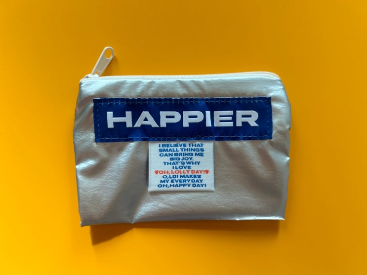 [내돈내산 후기] 오롤리데이 파우치 Happier label pouch S | 실버 | 미니 파우치 | 립밤 파우치 | 실제 ...